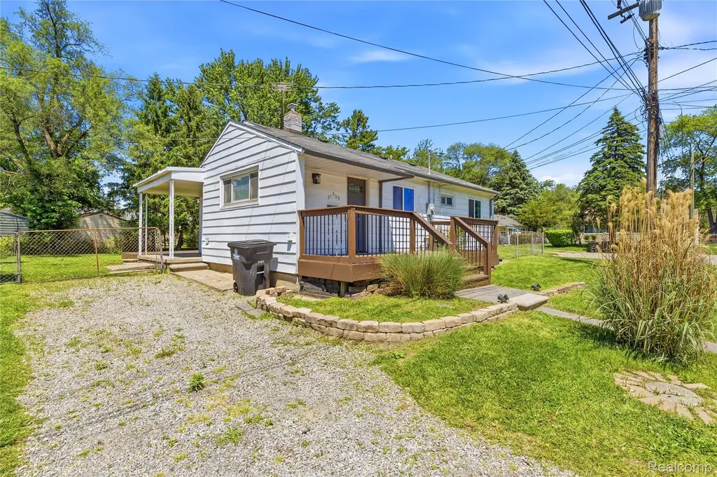 31505 Allegan Court Westland City MI 48186