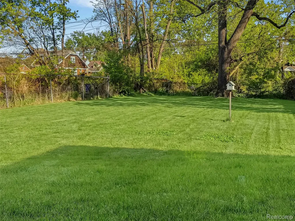 12558 Wilshire Drive Detroit City MI 48213