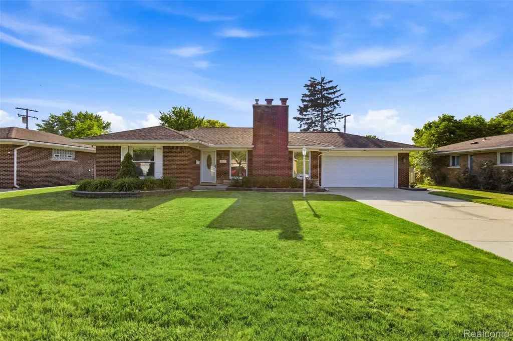 26347 Woodworth Circle Dearborn Heights City MI 48127