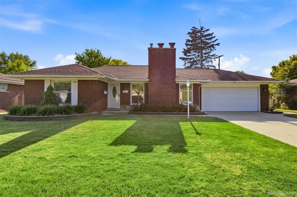 26347 Woodworth Circle Dearborn Heights City MI 48127