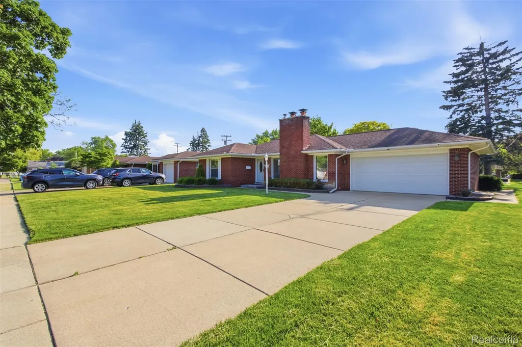 26347 Woodworth Circle Dearborn Heights City MI 48127