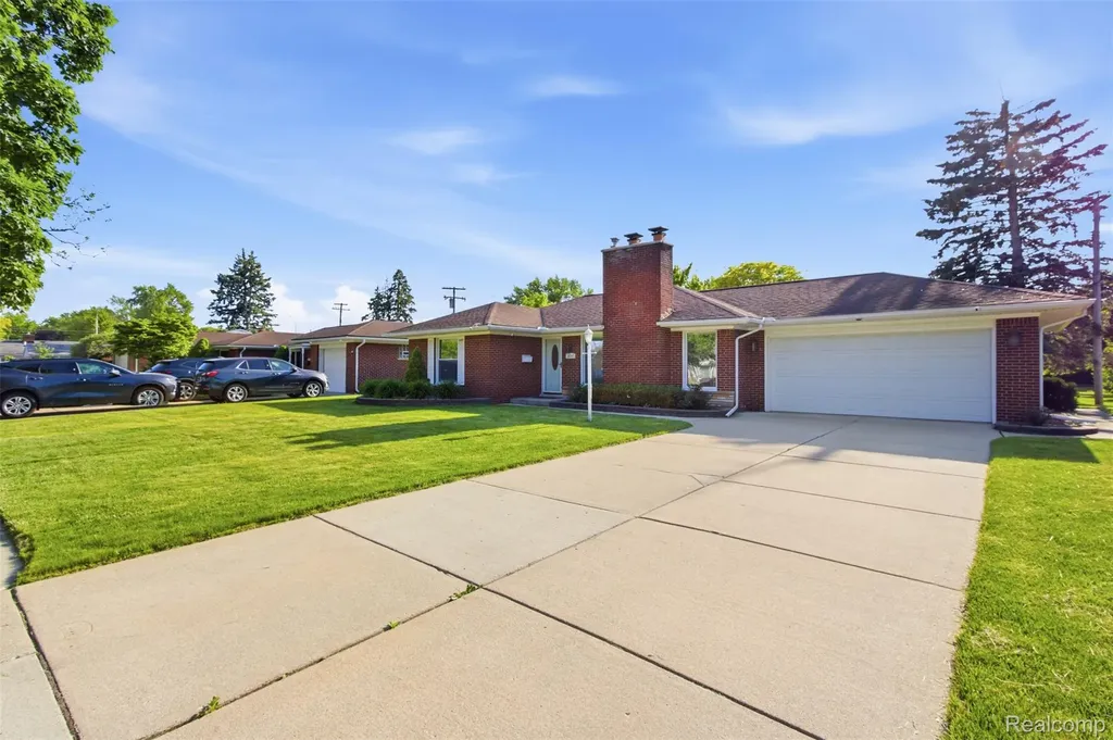 26347 Woodworth Circle Dearborn Heights City MI 48127