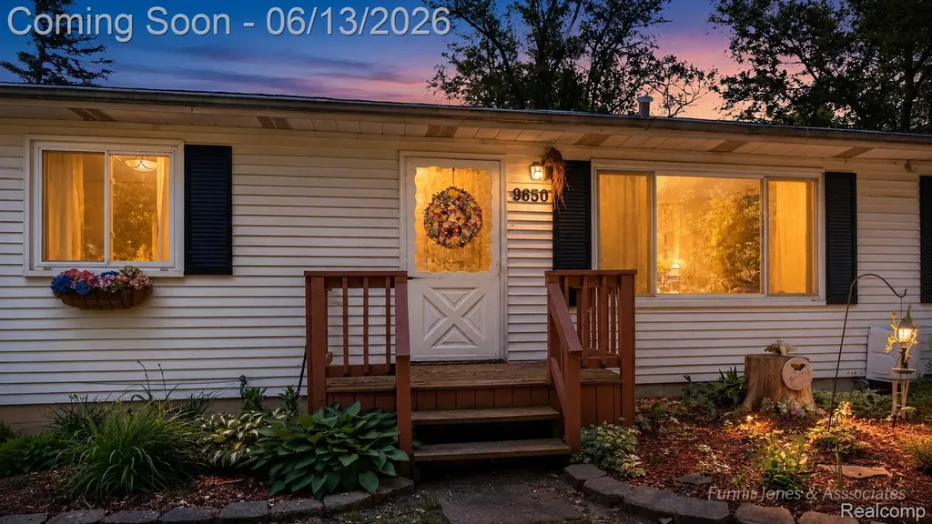 9650 Woodland Court York Charter Township MI 48197