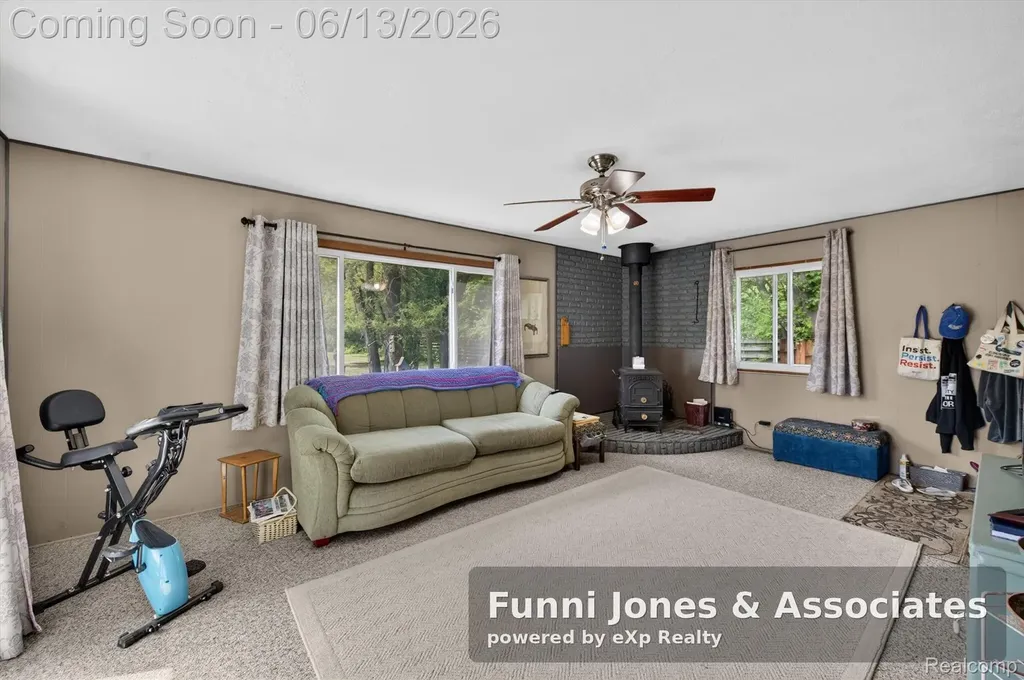 9650 Woodland Court York Charter Township MI 48197