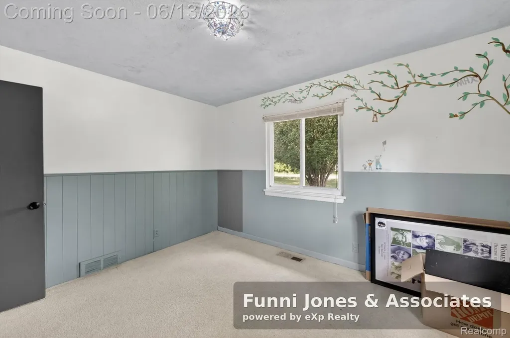 9650 Woodland Court York Charter Township MI 48197