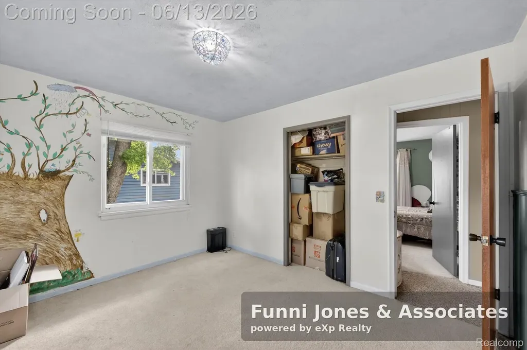 9650 Woodland Court York Charter Township MI 48197