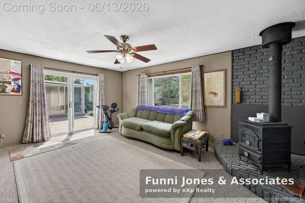 9650 Woodland Court York Charter Township MI 48197