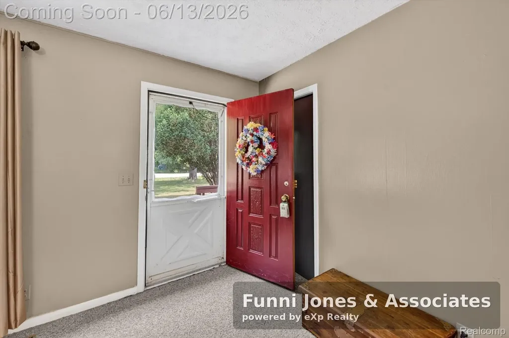 9650 Woodland Court York Charter Township MI 48197