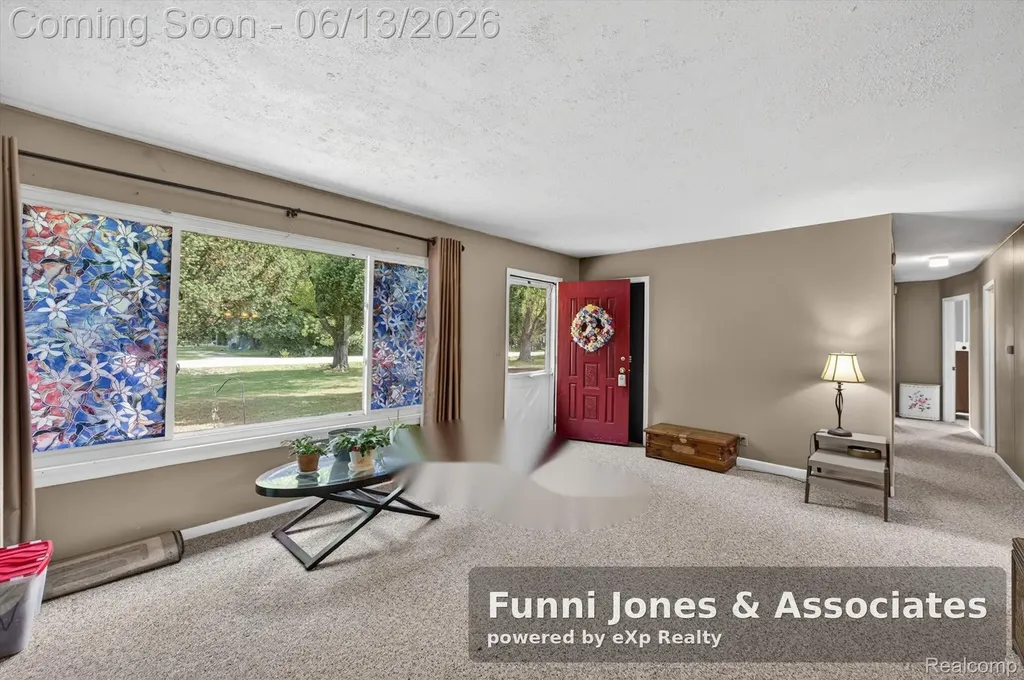 9650 Woodland Court York Charter Township MI 48197