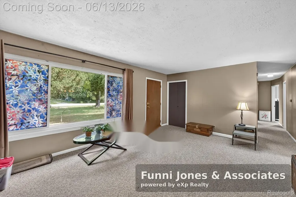 9650 Woodland Court York Charter Township MI 48197