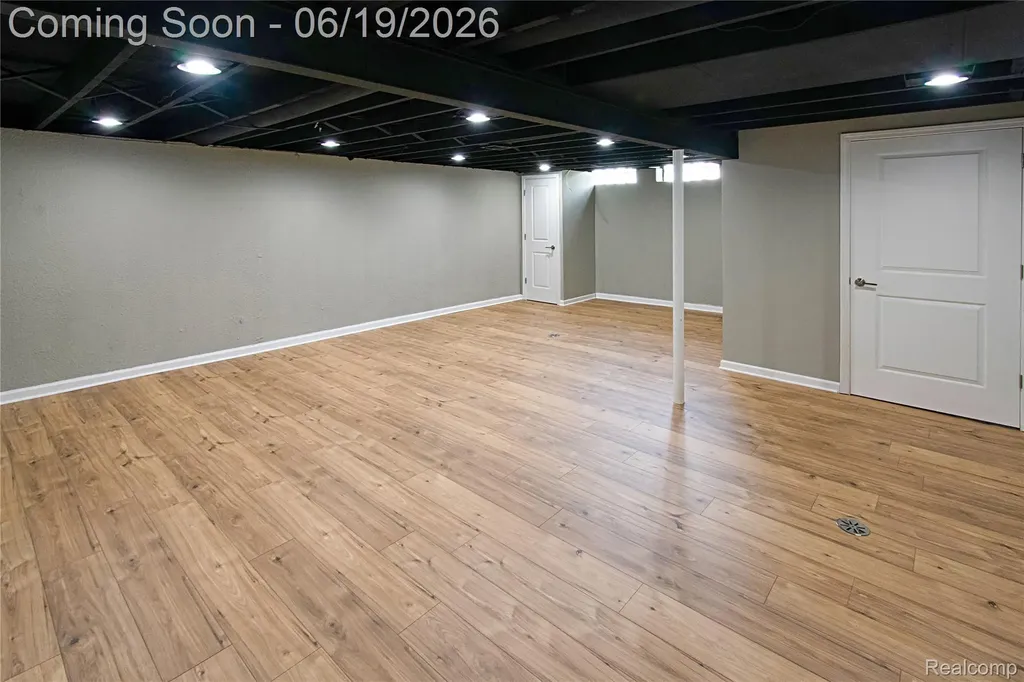 12137 Volpe Drive Sterling Heights City MI 48312
