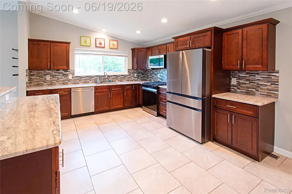12137 Volpe Drive Sterling Heights City MI 48312
