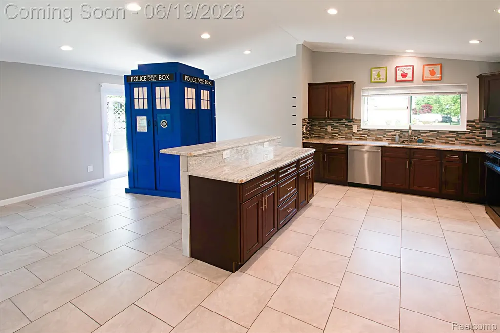 12137 Volpe Drive Sterling Heights City MI 48312