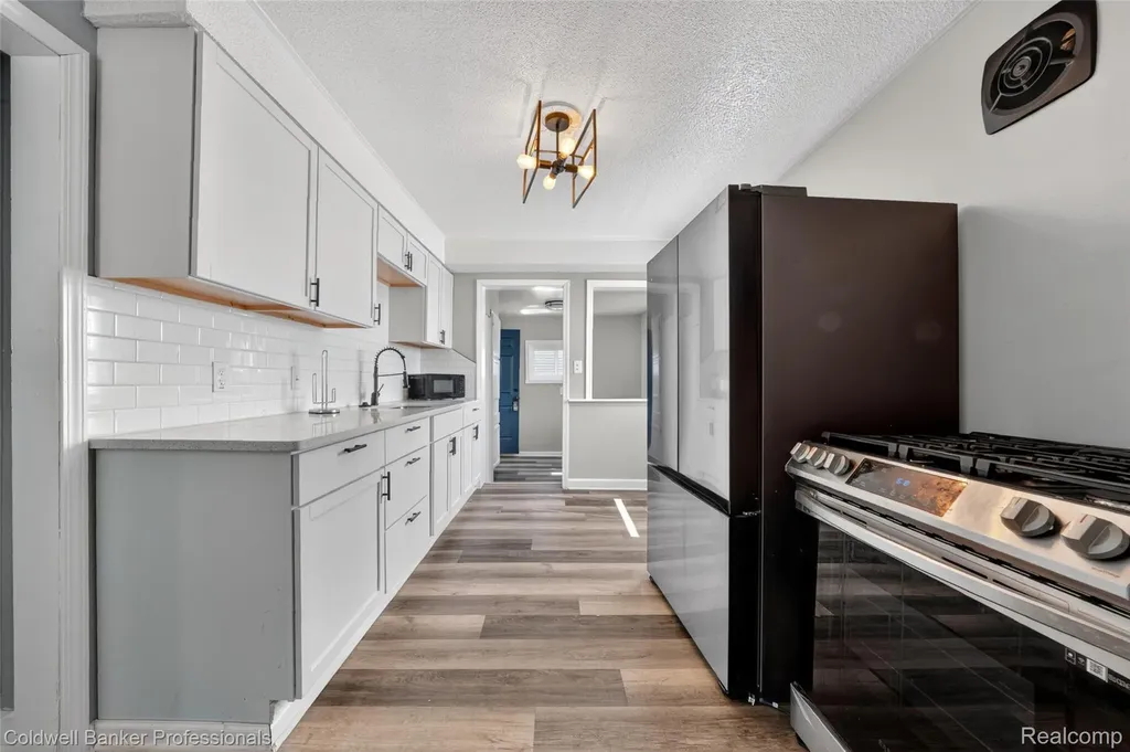19021 Hazelwood Street Roseville City MI 48066