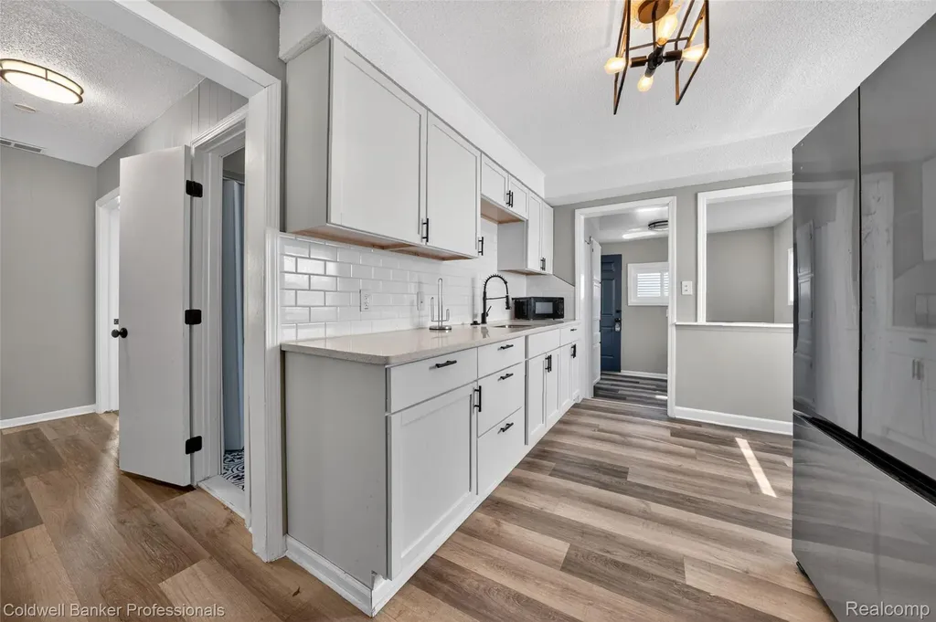 19021 Hazelwood Street Roseville City MI 48066