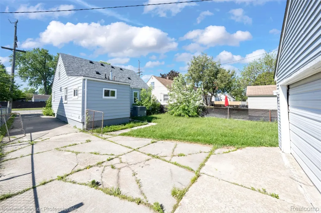 19021 Hazelwood Street Roseville City MI 48066