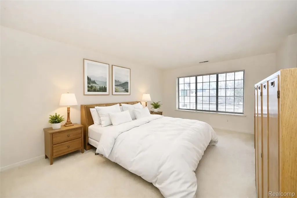 6011 Pebble Lane Court West Bloomfield Charter Township MI 48322