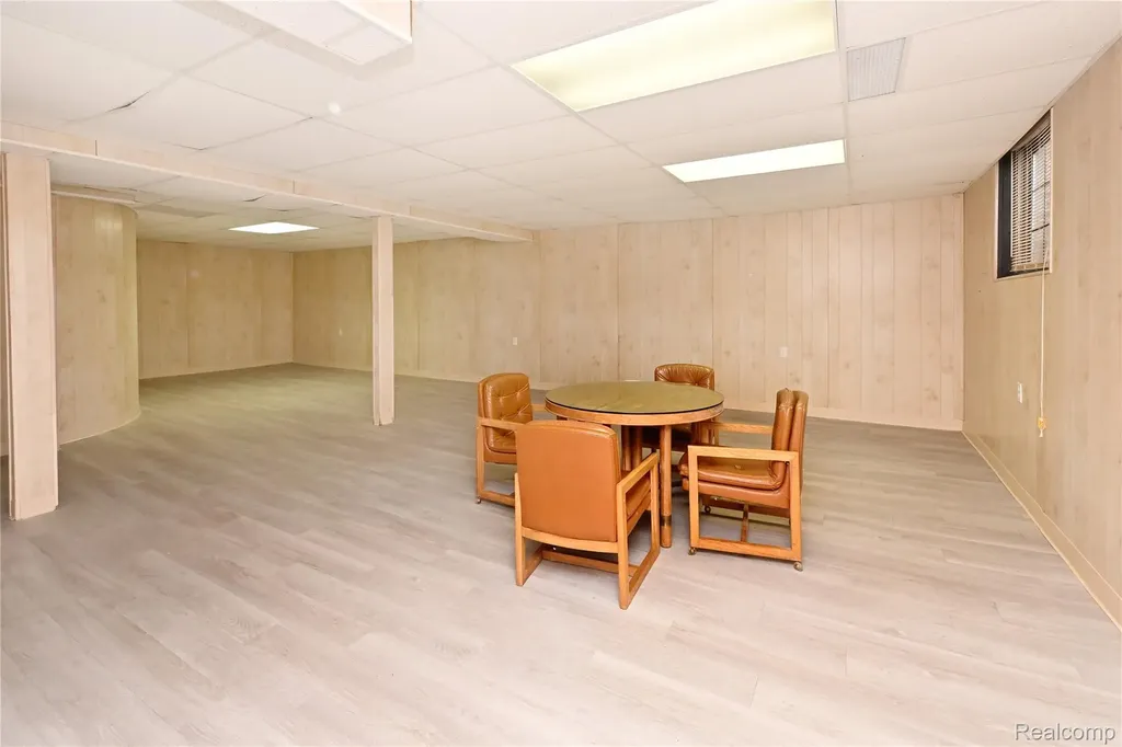 6011 Pebble Lane Court West Bloomfield Charter Township MI 48322