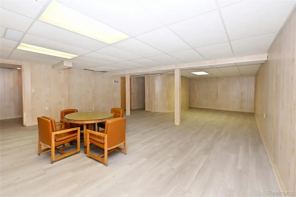 6011 Pebble Lane Court West Bloomfield Charter Township MI 48322