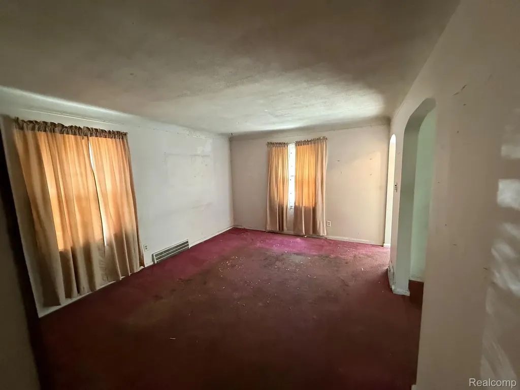 20221 Kenosha Street Harper Woods City MI 48225