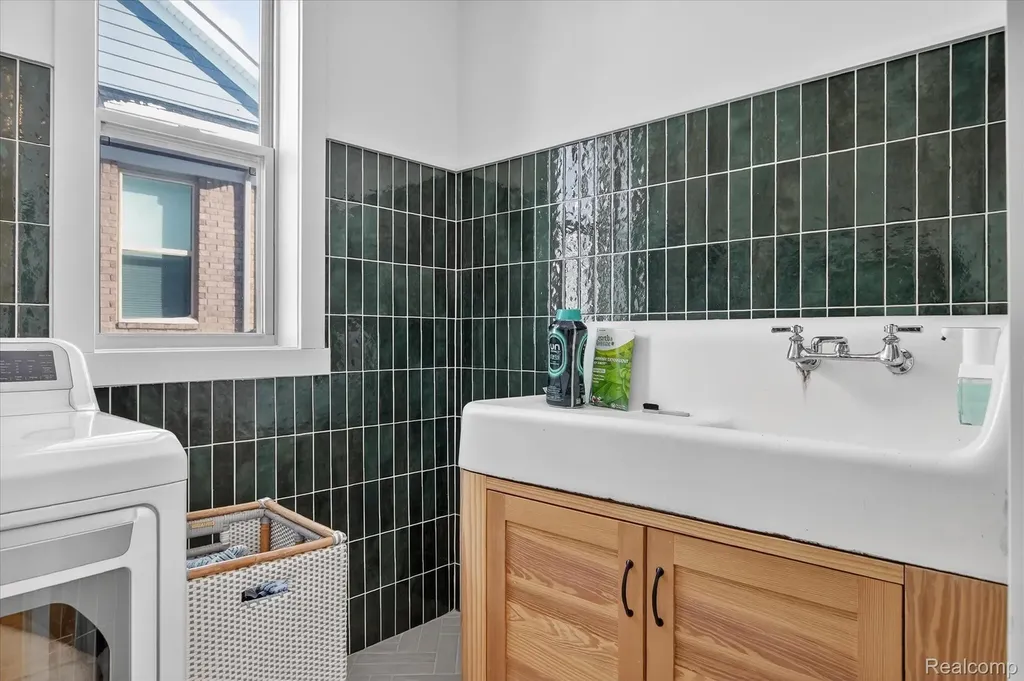 8236 Stoney Creek Drive Green Oak Township MI 48178