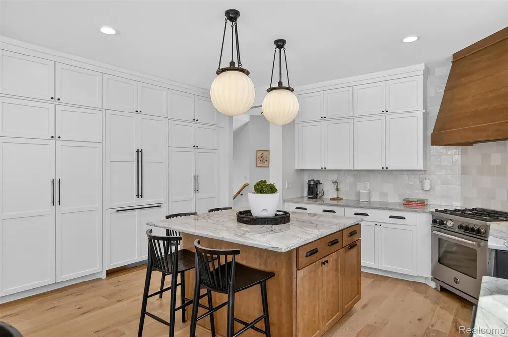 8236 Stoney Creek Drive Green Oak Township MI 48178