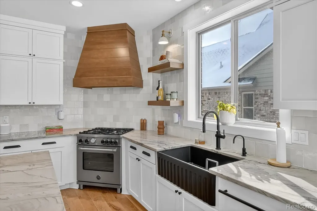 8236 Stoney Creek Drive Green Oak Township MI 48178