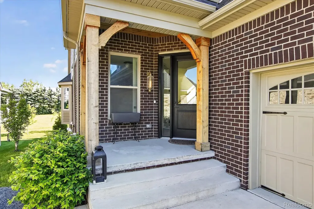 8236 Stoney Creek Drive Green Oak Township MI 48178