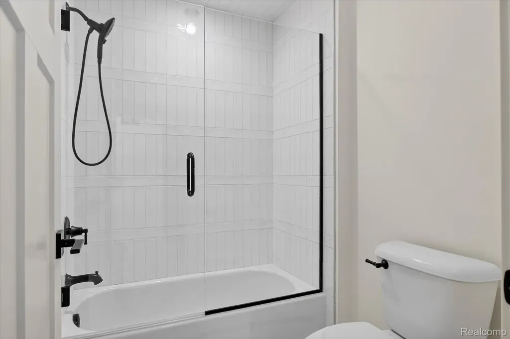 8236 Stoney Creek Drive Green Oak Township MI 48178