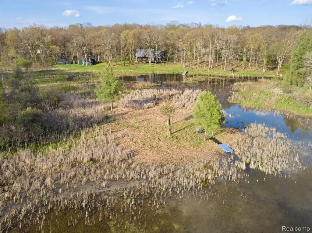 1653 Indian Garden Lane Milford Charter Township MI 48380