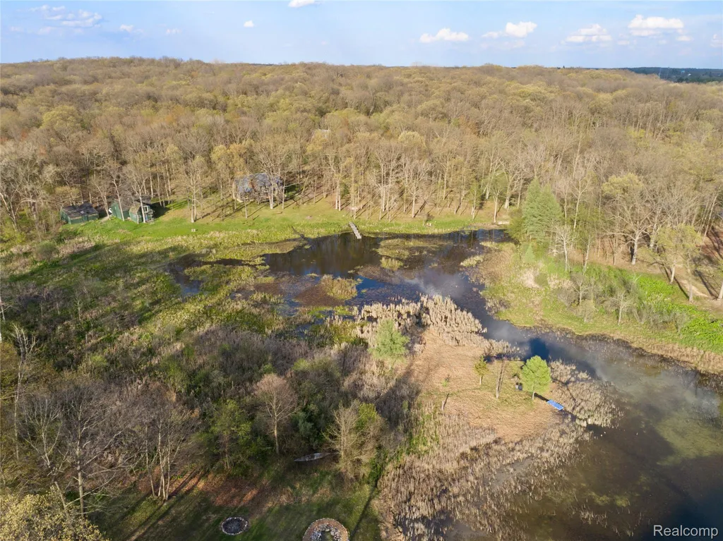 1653 Indian Garden Lane Milford Charter Township MI 48380