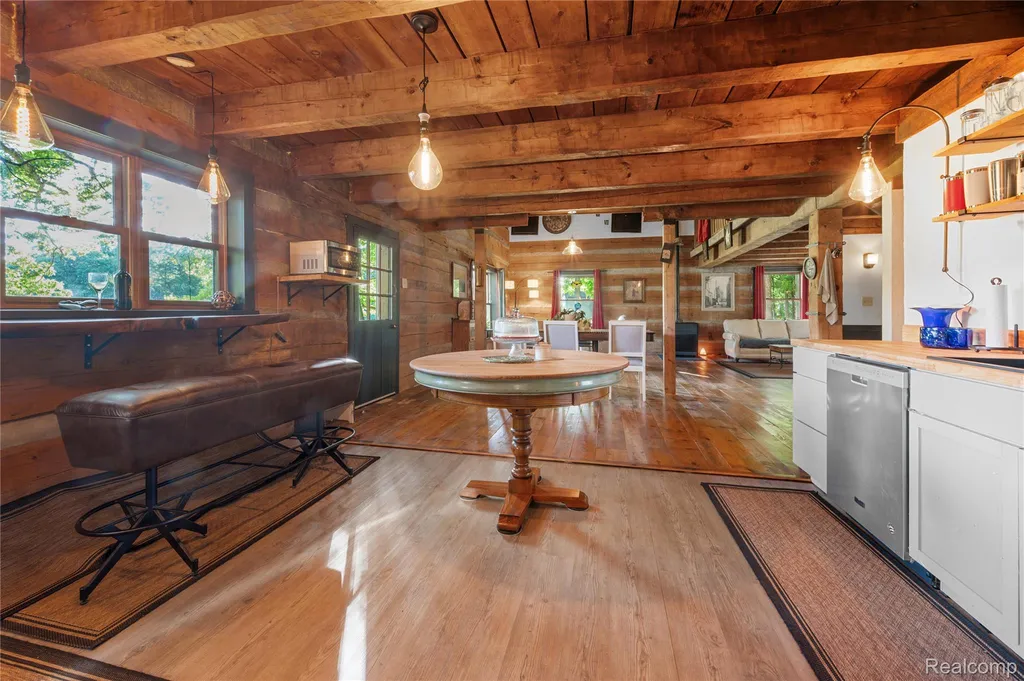 1653 Indian Garden Lane Milford Charter Township MI 48380