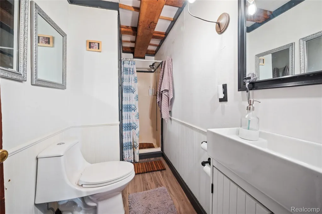1653 Indian Garden Lane Milford Charter Township MI 48380