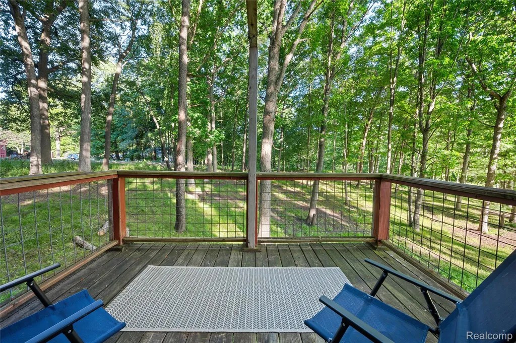 1653 Indian Garden Lane Milford Charter Township MI 48380