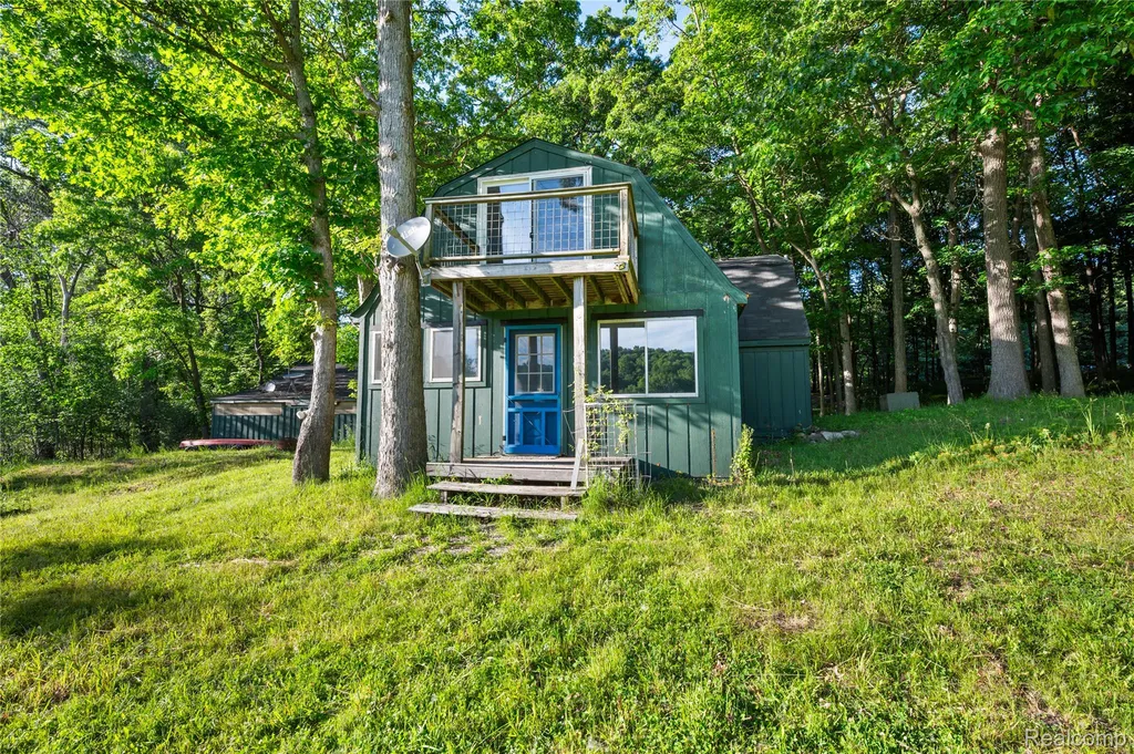 1653 Indian Garden Lane Milford Charter Township MI 48380