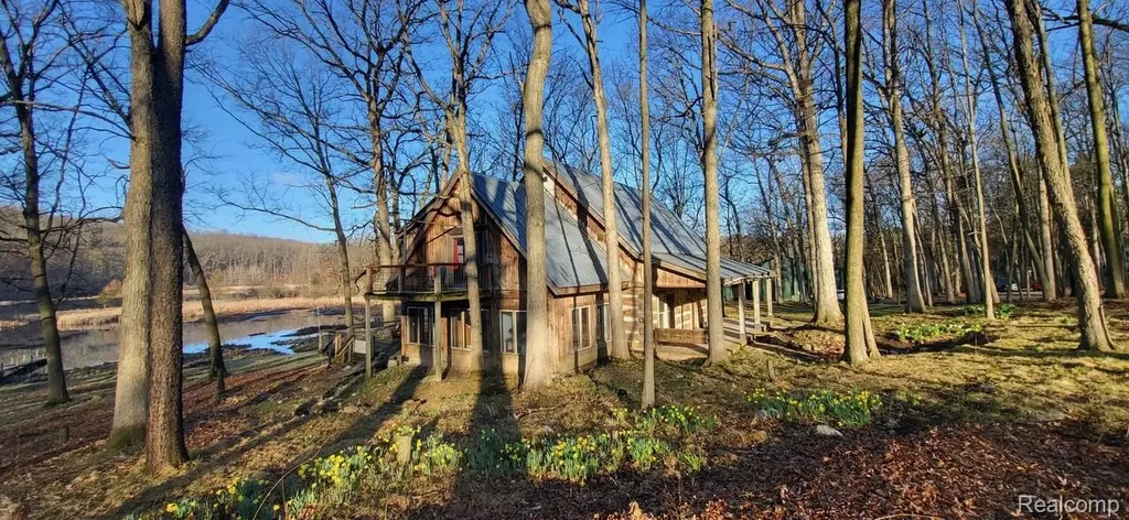 1653 Indian Garden Lane Milford Charter Township MI 48380
