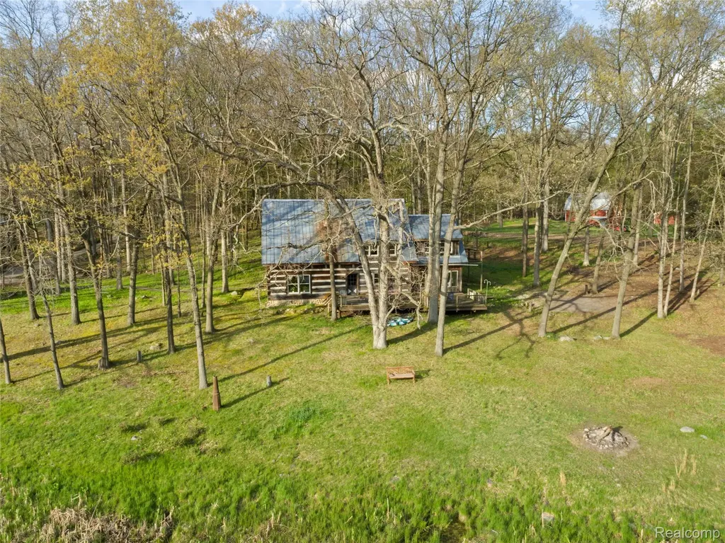 1653 Indian Garden Lane Milford Charter Township MI 48380