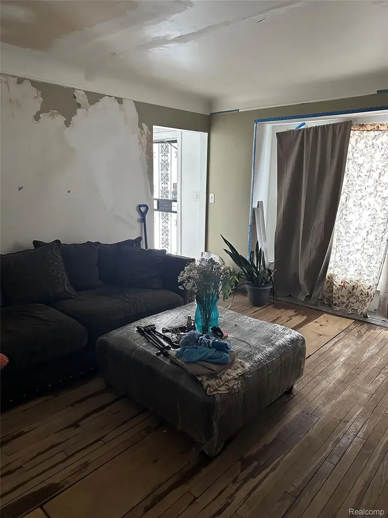 15370 Heyden Street Detroit City MI 48223