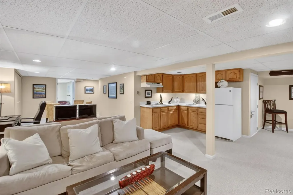 39852 Glenview Court Northville Township MI 48168