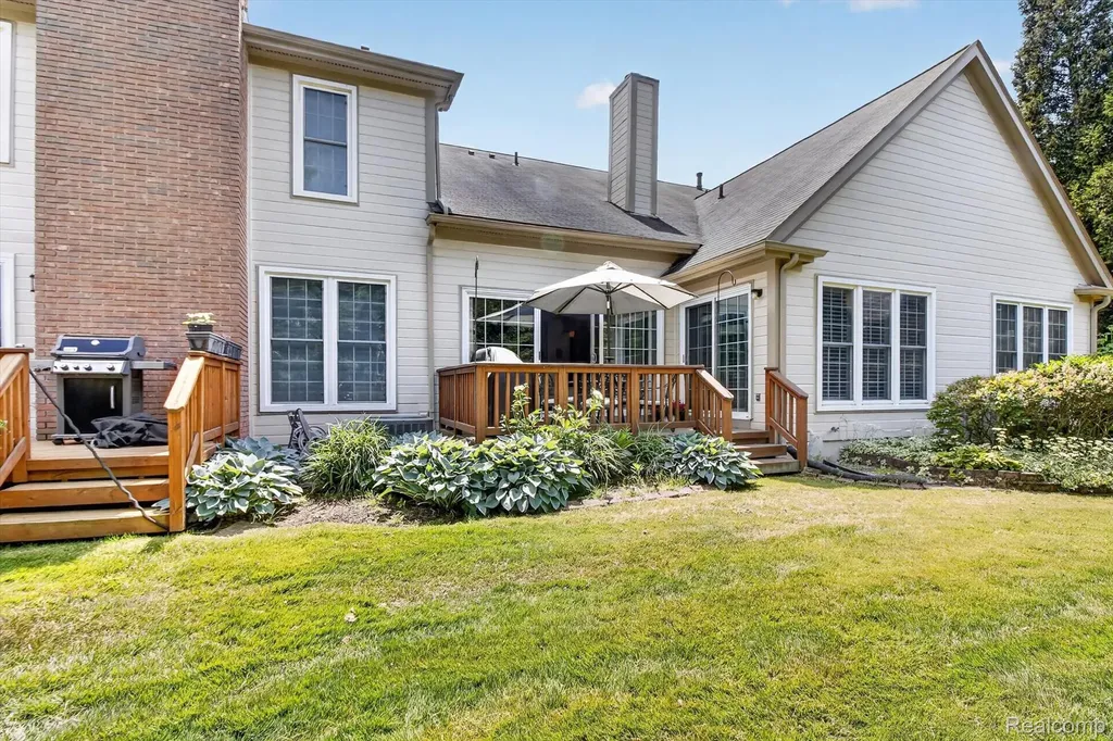 39852 Glenview Court Northville Township MI 48168