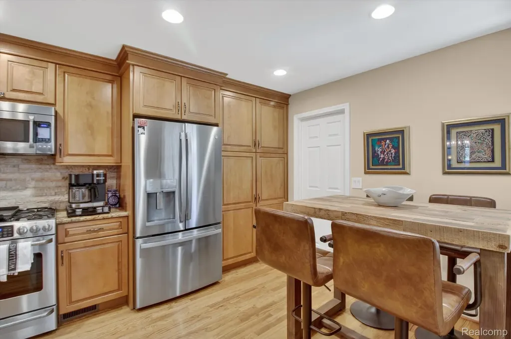 39852 Glenview Court Northville Township MI 48168