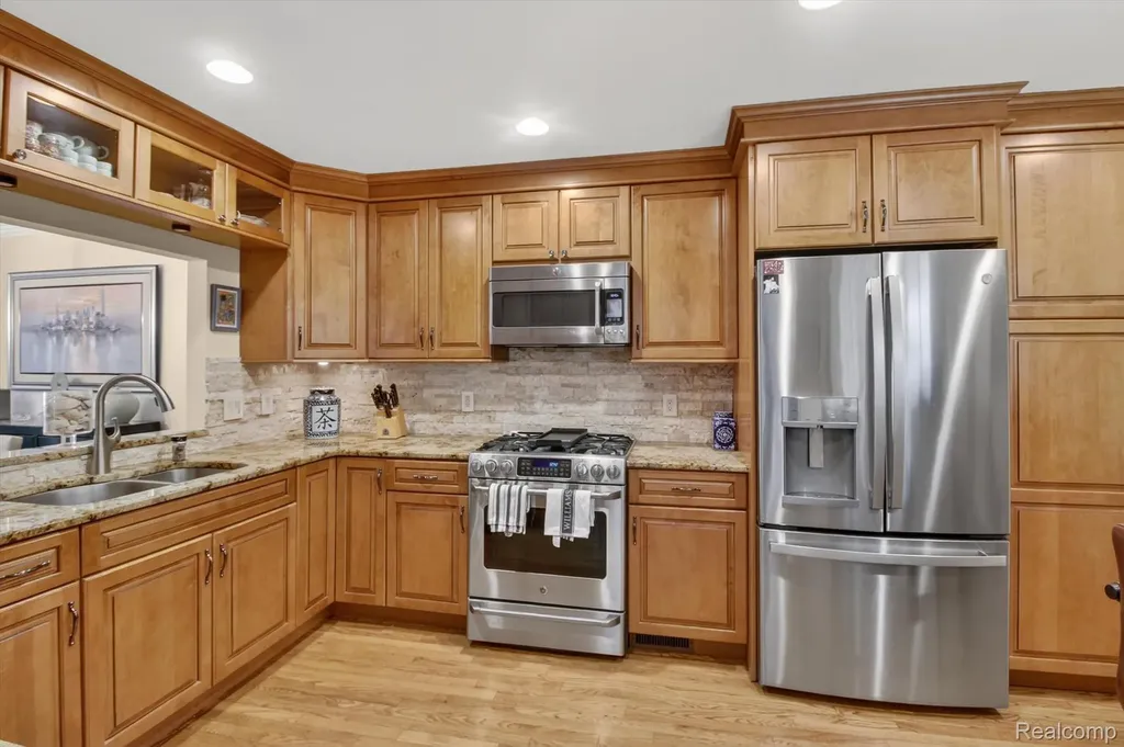 39852 Glenview Court Northville Township MI 48168