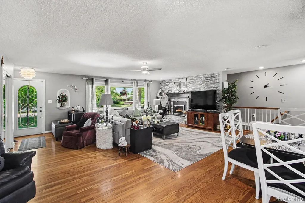 3124 Saint Jude Drive Waterford Charter Township MI 48329