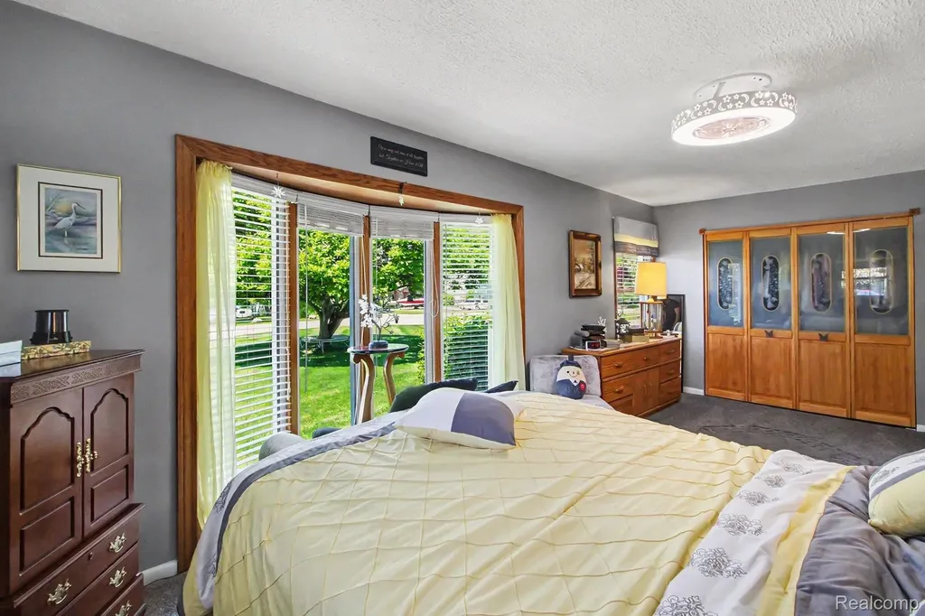 3124 Saint Jude Drive Waterford Charter Township MI 48329