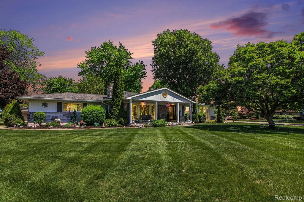 3124 Saint Jude Drive Waterford Charter Township MI 48329