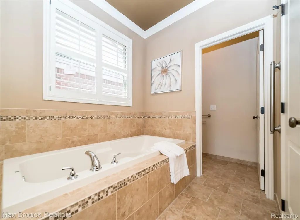 7940 Stableford Drive Washington Township MI 48094