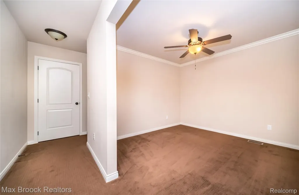 7940 Stableford Drive Washington Township MI 48094