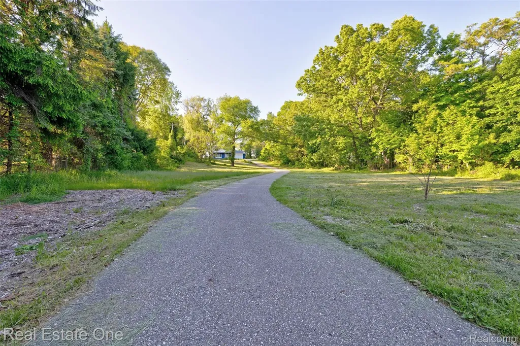 4161 Seymour Lake Road Brandon Charter Township MI 48371