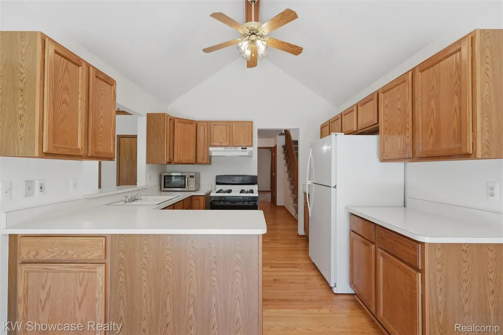 54519 Cambridge Drive Shelby Charter Township MI 48315