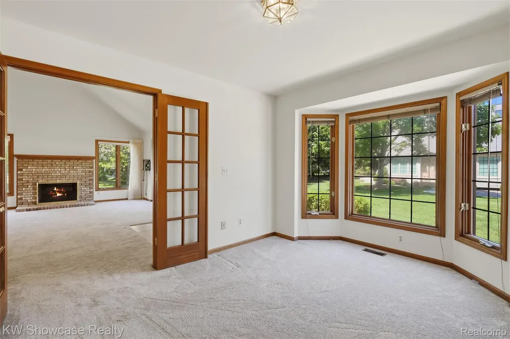 54519 Cambridge Drive Shelby Charter Township MI 48315